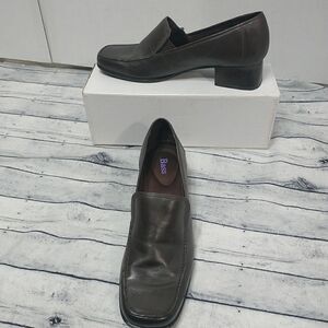 BASS Linda Brown Leather Slip On Work Church Shoes Size 7 M. 